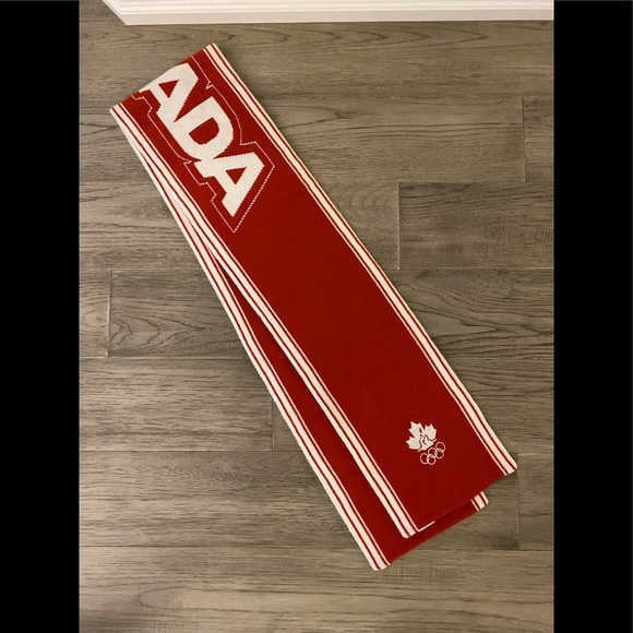 HBC Canada Olympic Scarf BNWOT - Picture 2 of 3